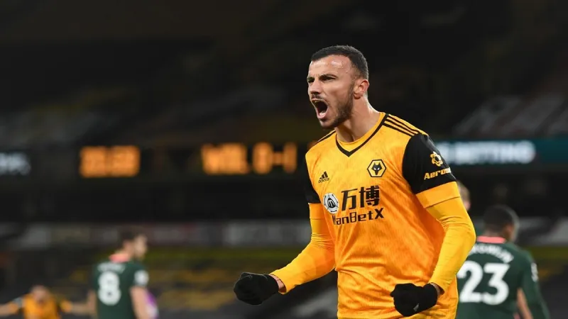 الأهلي والهلال يتنافسان على ضم المغربي رومان سايس