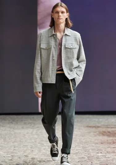 تشكيلة Hermès لربيع وصيف 2022 .. تصميمات جذابة وعملية