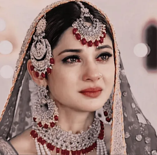 فتاة هندية تلغي زفافها بسبب نظارة 