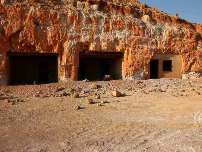 شاهد| قرية أسترالية كاملة يعيش سكانها تحت الأرض!