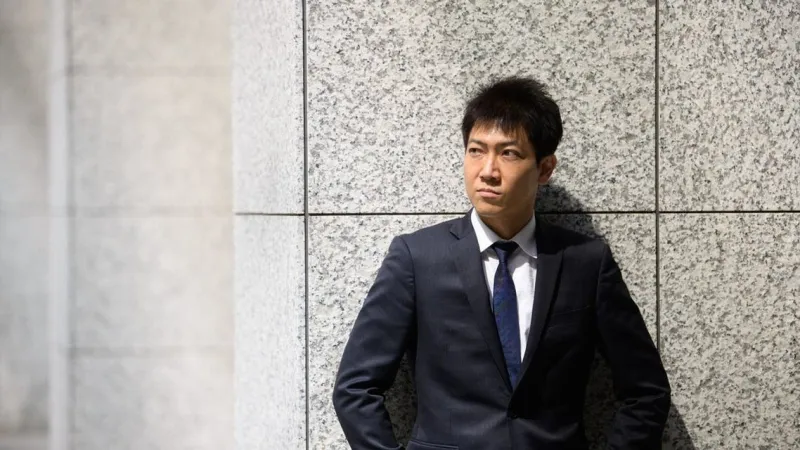 هرب من فشله في وادي السيليكون ليصبح مليارديراً في بلاده