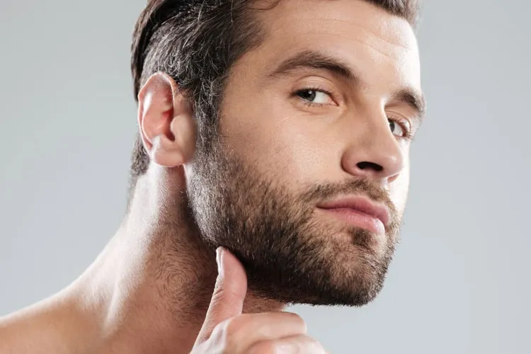 «حكة الحلاق» مرض جلدي يصيب اللحية اكتشف أعراضه