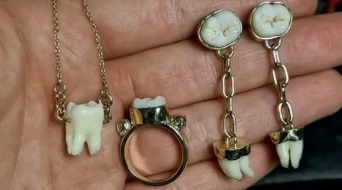 فتاة تصنع المجوهرات من أسنان ورفات الموتى! (صور)