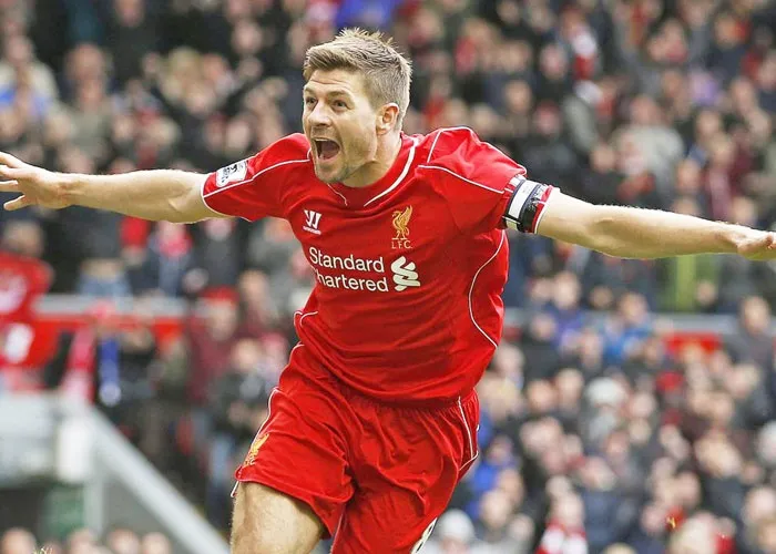 نجوم سبقوا ميسي وارتدوا قمصان "الوفاء" في أنديتهم