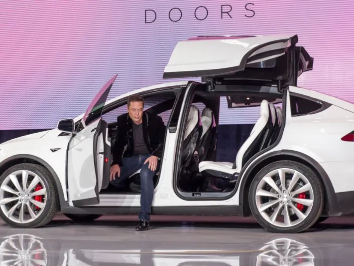 سيارات تيسلا تجذب الفئران وشكاوي الملاك تصل لذروتها!