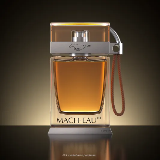 عطر «Mach-Eau» برائحة البنزين لعشّاق السيارات الكهربائية