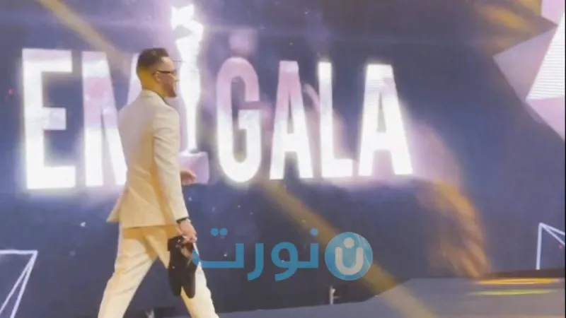 لماذا ظهر «محمد رمضان» حافي القدمين في أحدث تكريماته؟ (فيديو)