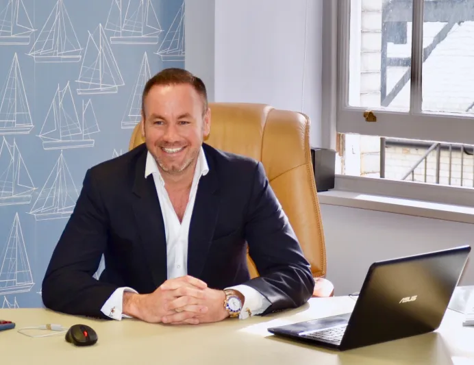 مليونير يبحث عن زوجة بمواصفات خاصة