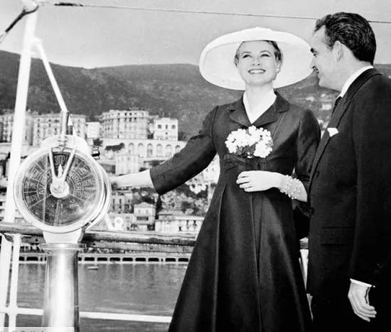 أكثر هدايا الزفاف الملكي غرابة. ميجان وهاري حصلا على ثور هندي!