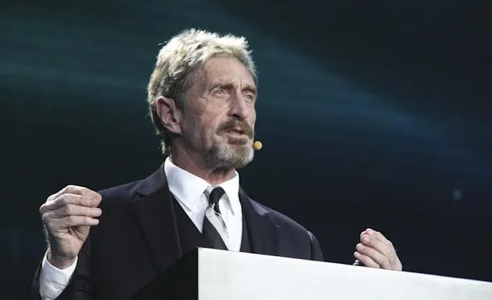 أسرار «جون مكافي» إلى الملأ بعد وفاته.. ما علاقته بفندق الأشباح في إسبانيا