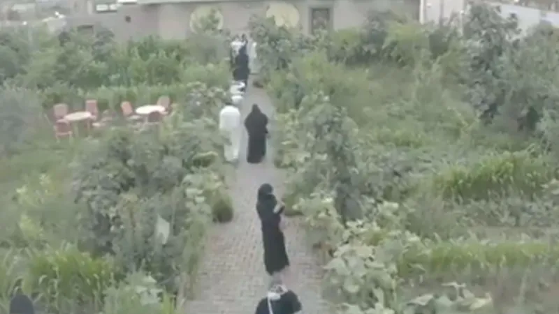 مواطن يوقف مزرعته وأملاكه لتكون صدقة جارية لوالديه (فيديو)