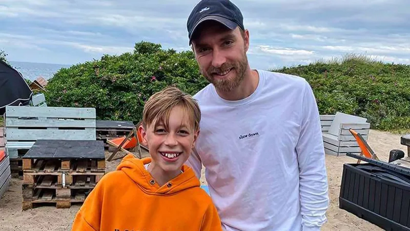 أول ظهور للنجم كريستيان إريكسن بعد خروجه من المستشفى