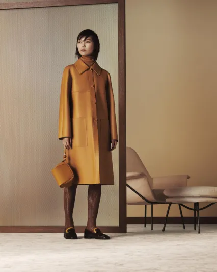 مجموعة أزياء لورو بيانا لخريف وشتاء 2021-2022