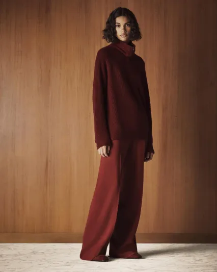 مجموعة أزياء لورو بيانا لخريف وشتاء 2021-2022