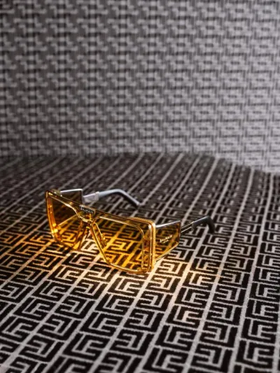 اكتشف نظارات بالمان من مجموعة آكوني لربيع وصيف 2021