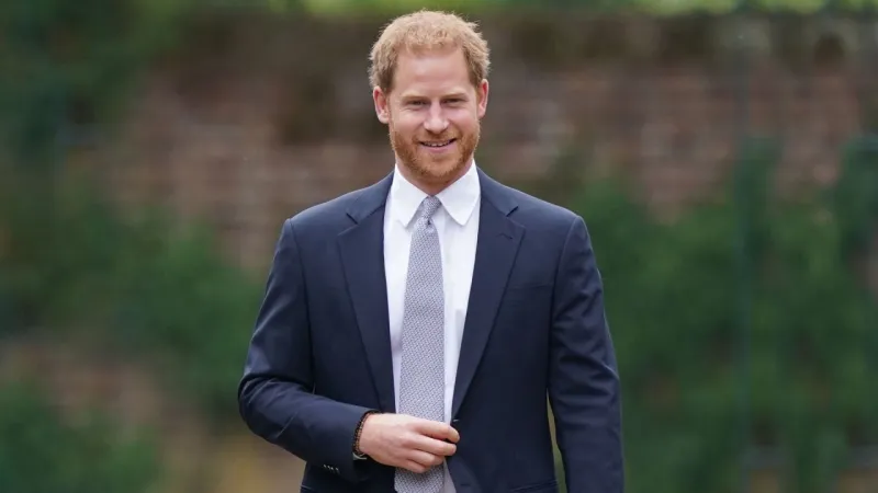 شاهد الأمير هاري يلعب بولو ويتبرع بـ1.5 مليون دولار (فيديو)