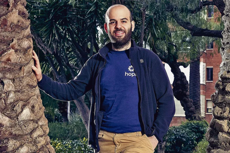 من هو «جوني بو فرحات» أصغر ملياردير في بريطانيا وكم تبلغ ثروته؟