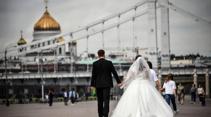 الرقص مع العروس يحول حفل زفاف إلى عزاء! (فيديو)