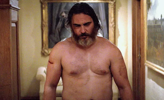 بطل الجوكر يصدم الجميع في أحدث ظهور له..وزن زائد وبطن مترهل! 