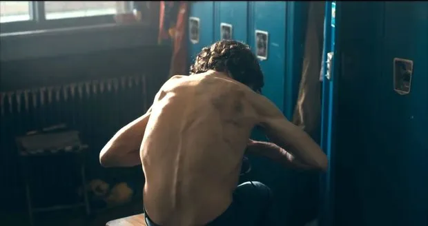 بطل الجوكر يصدم الجميع في أحدث ظهور له..وزن زائد وبطن مترهل! 