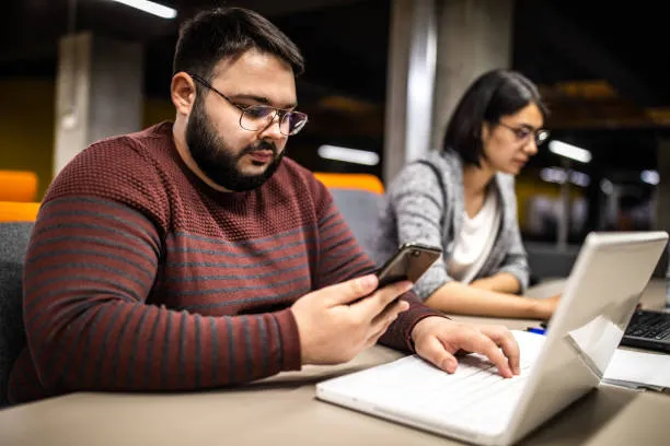 دراسة: الرجال البدناء أكثر نجاحاً في العمل!