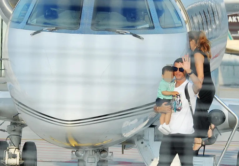 شاهد| لحظة مغادرة كريستيانو رونالدو إيطاليا