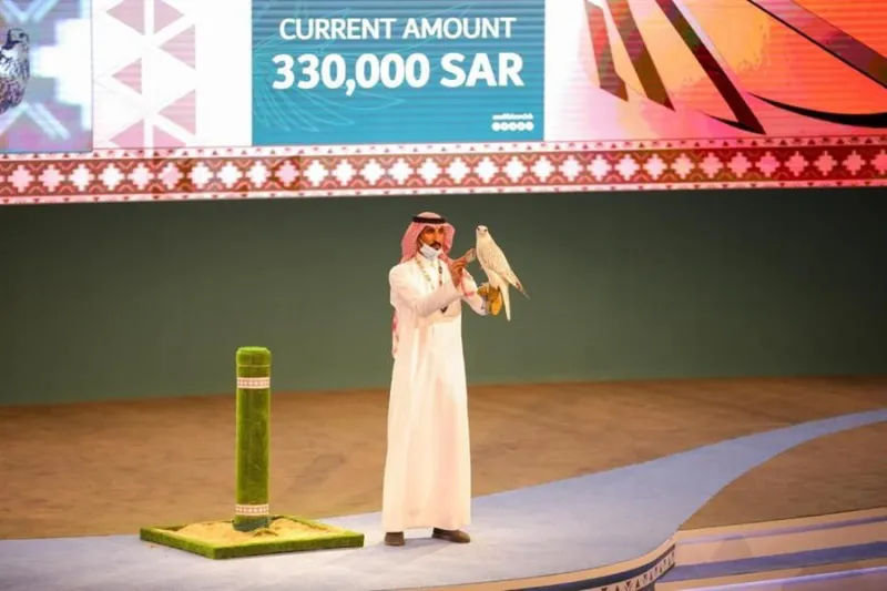 بيع صقرين بـ 443 ألف ريال في المزاد الدولي لمزارع إنتاج الصقور (صور)