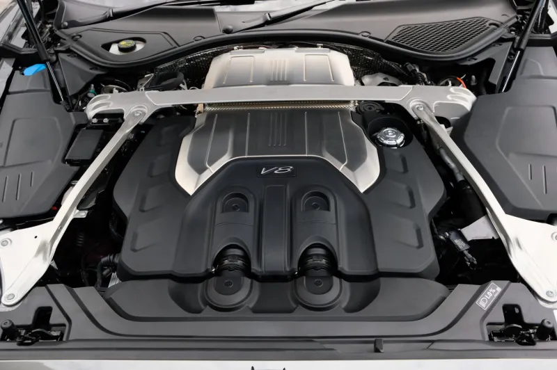 شاهد| السيارة السيدان الأفخم في تاريخ بنتلي 