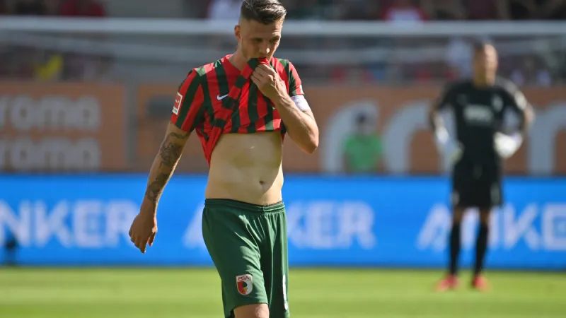 البطيخ الأحمر يتسبب في خسارة كارثية لفريق ألماني! (فيديو) 