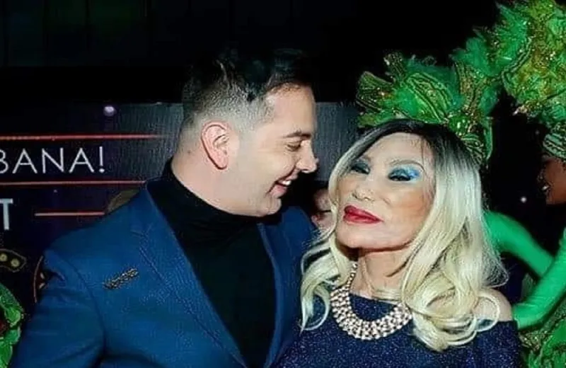 فنانة حامل بعمر الـ68 تستعد لدخول موسوعة جينيس (صور)