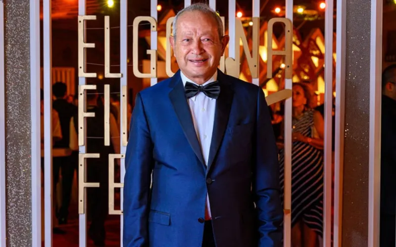 الملياردير نجيب ساويرس يثير ضجة بسبب سعر ملابسه الباهظ (صور)