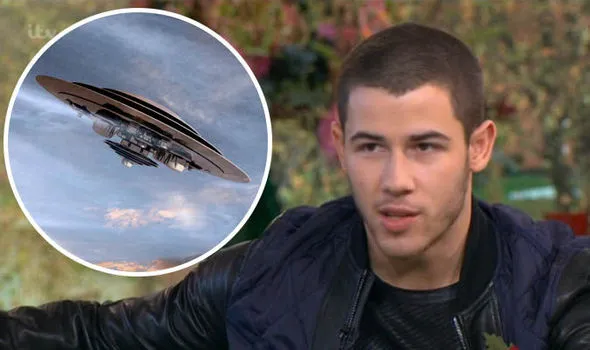 «نيك جوناس» يكشف تفاصيل رصده لصحون طائرة في السماء