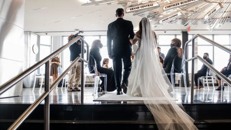 الرقص مع العروس يحول حفل زفاف إلى عزاء! (فيديو)