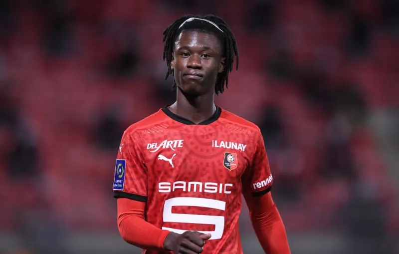 "كامافينجا" موهبة ريال مدريد القادم من مخيمات اللاجئين إلى ملعب "سانتياغو بيرنابيو"