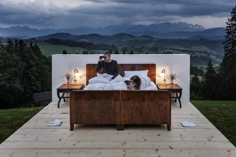 إقامة فريدة من نوعها في فندق بدون سقف على ارتفاع 1000 متر 