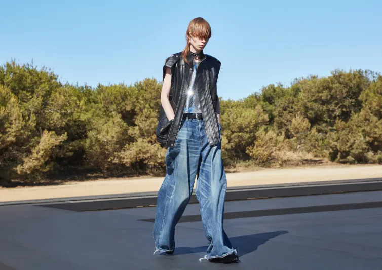 دار CELINE Homme تطرح مجموعة أزياء الرجال لصيف 2022 بعنوان Cosmic Cruiser