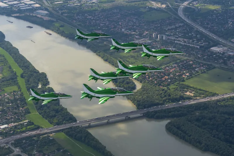 عرض جوي للصقور السعودية في سماء بودابست (فيديو)