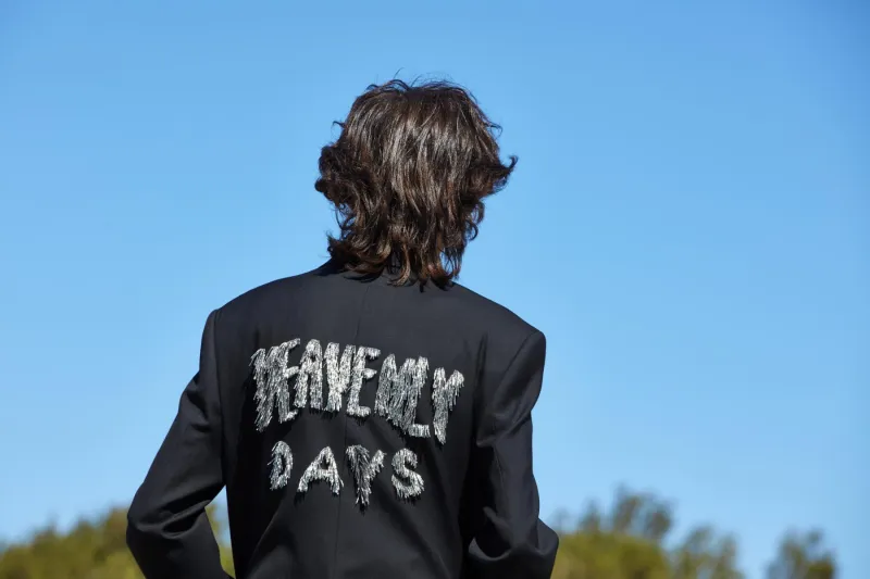 دار CELINE Homme تطرح مجموعة أزياء الرجال لصيف 2022 بعنوان Cosmic Cruiser