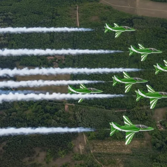 عرض جوي للصقور السعودية في سماء بودابست (فيديو)