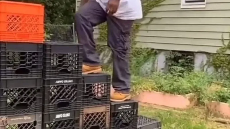 أطباء أمريكيون يحذرون من تحدي "صندوق الحليب"