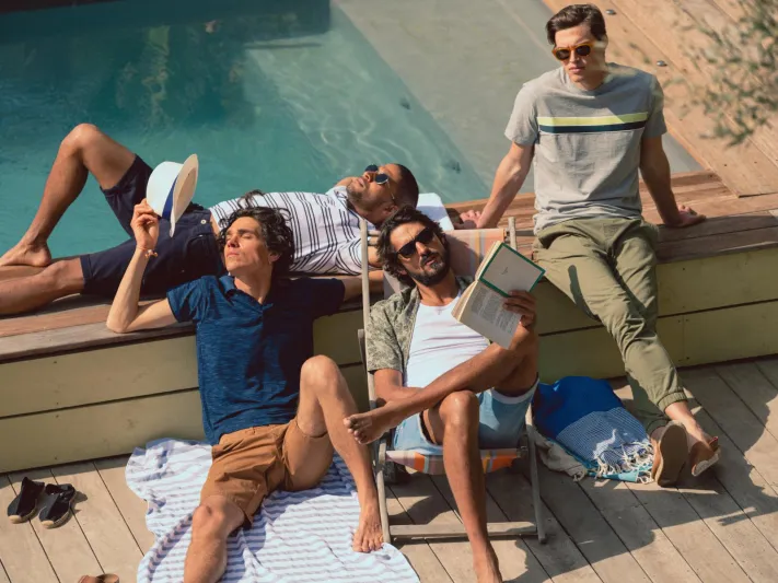 كل ما ينبغي معرفته عن شراء وارتداء القمصان الصيفية