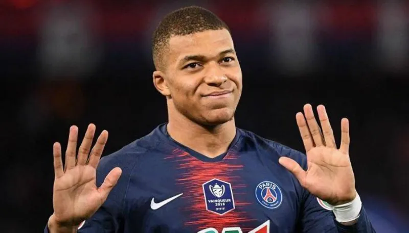 بعد هجوم جماهير سان جيرمان عليه.. هل ينتقل مبابي إلى ريال مدريد هذا الأسبوع؟!