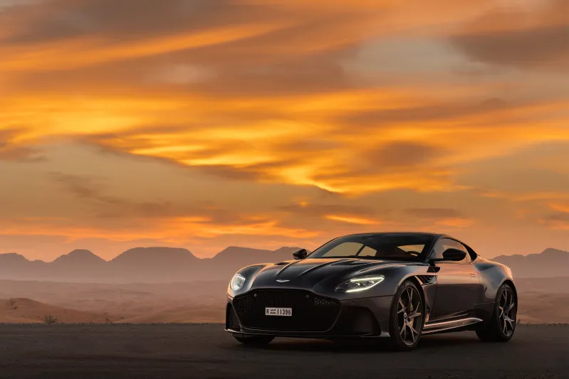 أستون مارتن DBS Superleggera سيارة تمزج عبق الماضي بتقنيات الحاضر