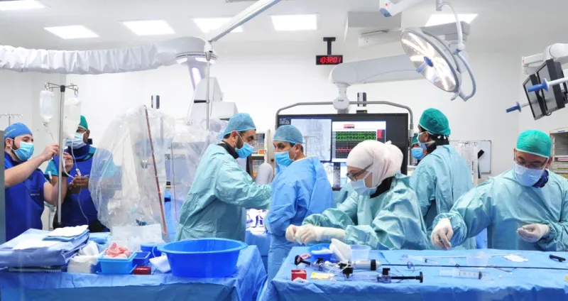 لأول مرة في العالم.. أطباء ينجحون في زراعة كلى لطفل عمره 4 أعوام