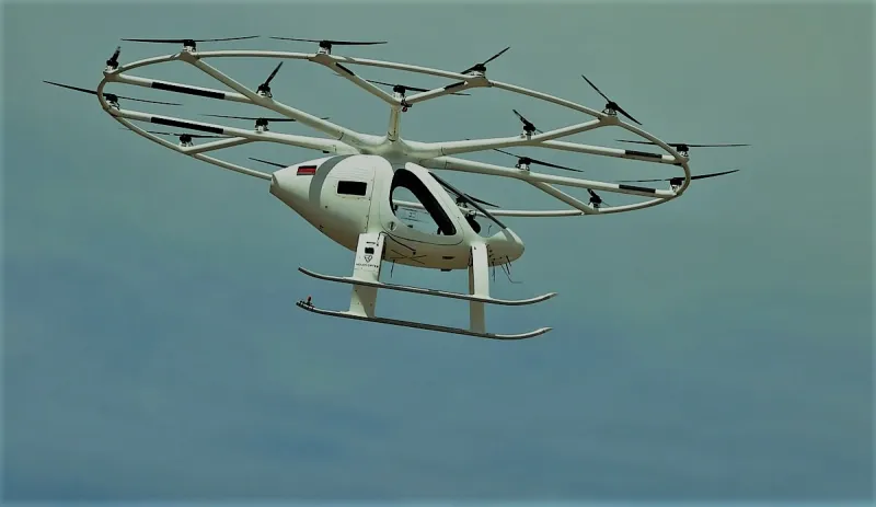 لأول مرة في التاريخ طائرة تعمل بالكهرباء تحلق في السماء (فيديو)