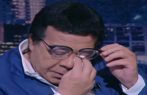 أحمد آدم: أبكي أكثر مما أضحك وعلبة سجائر السبب في زواجي! (فيديو)