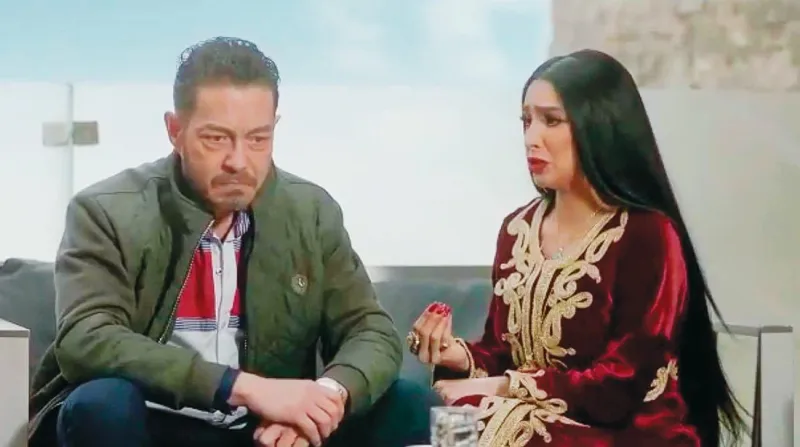 أحمد زاهر يهنئ روجينا بطريقة عفوية طريفة والأخيرة ترد (فيديو)
