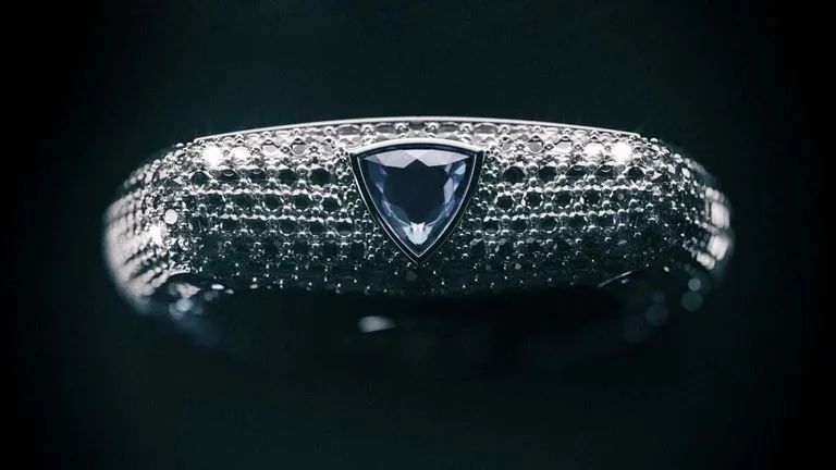 هل يستحق أغلى مفتاح سيارة في العالم نصف مليون دولار؟ (فيديو) 