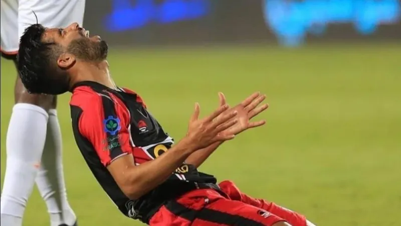 لماذا ارتدى البركاوي قناع "الجوكر" في مباراة التعاون؟ (فيديو)