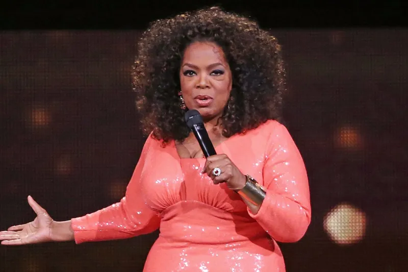 ممثلة أمريكية تتهم أوبرا وينفري بأنها مزيفة ومخادعة وتتاجر بآلام الناس